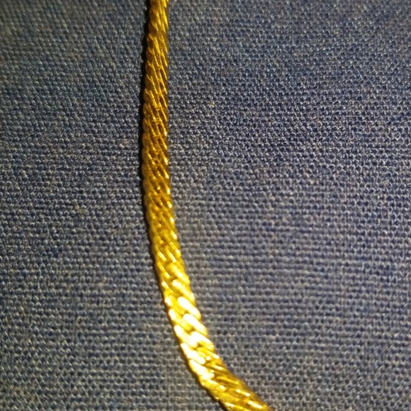 Vintage Avon Necklace - Picture 4 of 5